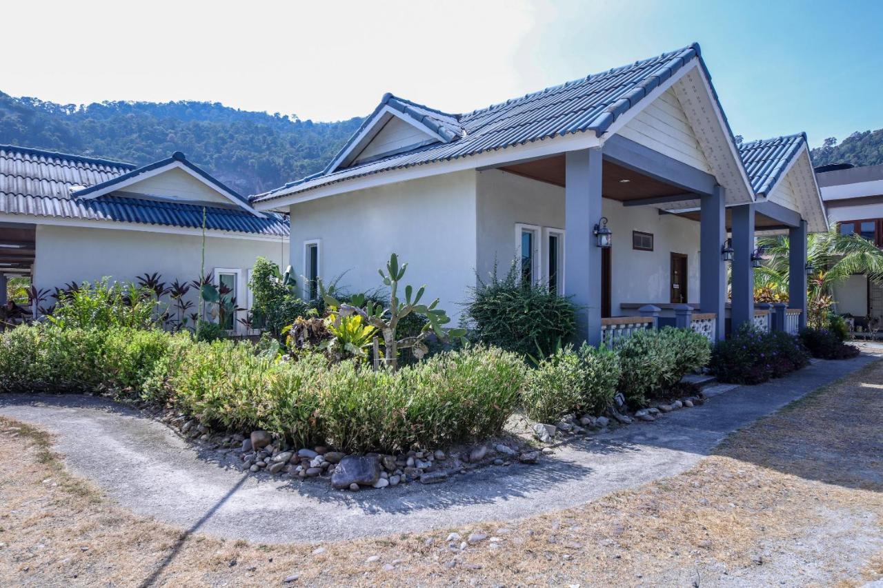 Oyo 89679 Dream Garden Resort Ayer Hangat Exteriér fotografie